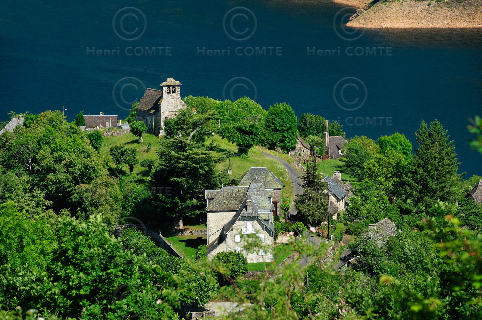 Lac de Sarrans