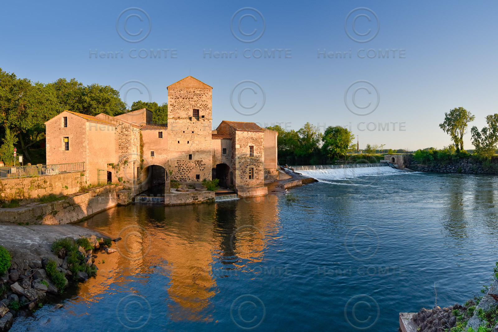Moulin et pont de St Thibery