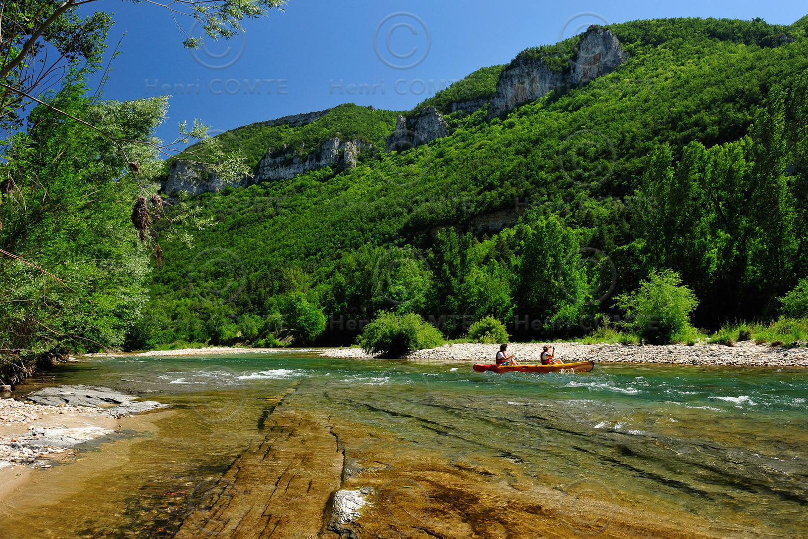 Canoës