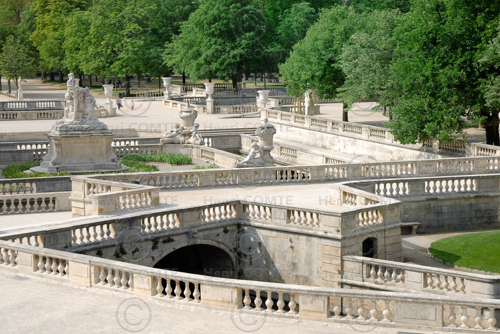 Nîmes